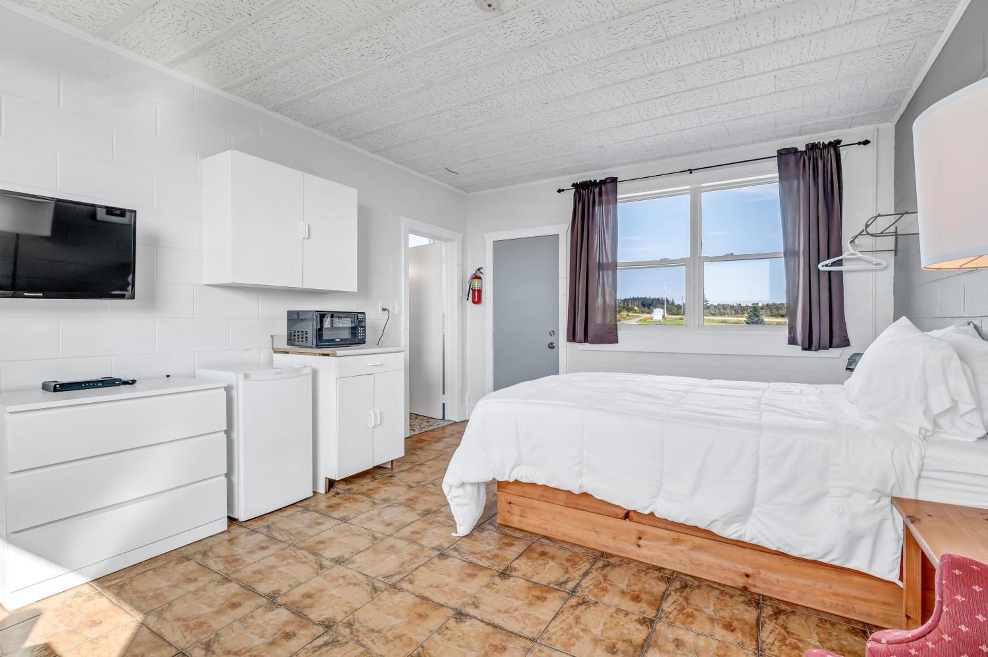 Cape View Motel & Cottages Mavilette Room photo